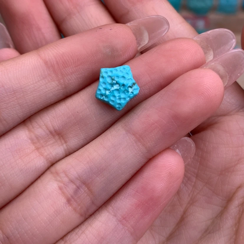 【闪购商品】绿松石雕刻未镶嵌