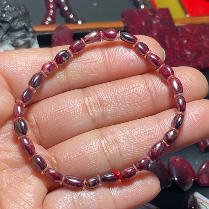 天然辰砂原矿随形手链10.2克