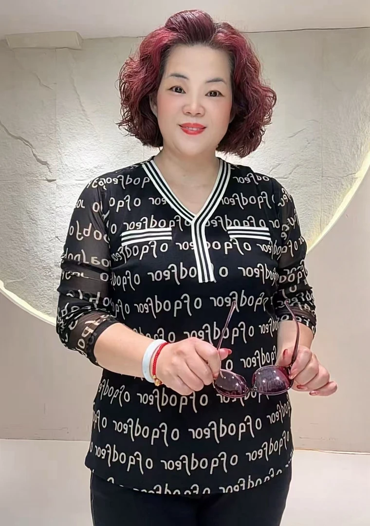 【早秋新款】7801秋季大码妈妈装V领黑色长袖上衣气质年轻休闲百搭