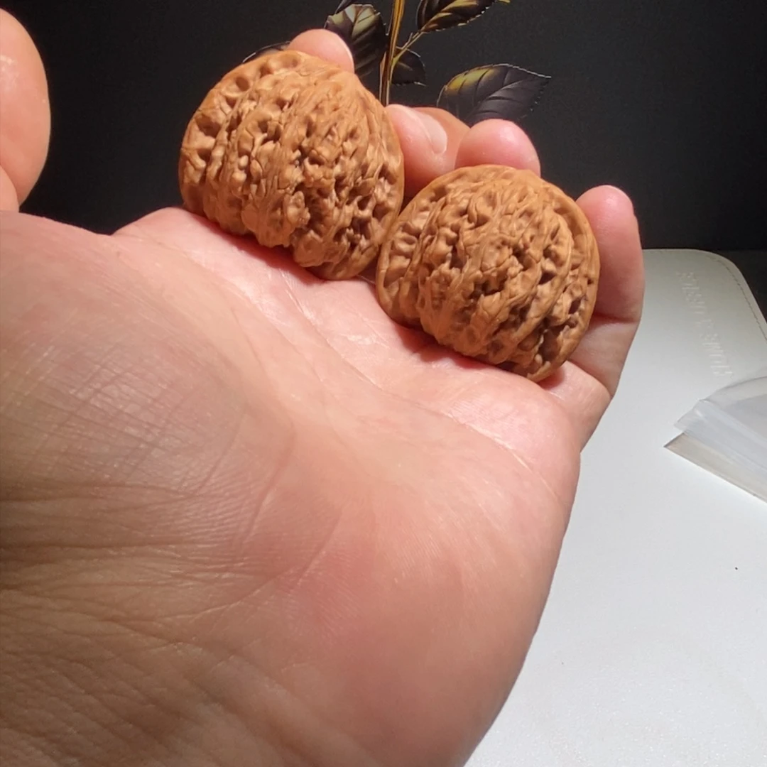 文玩核桃把件密纹