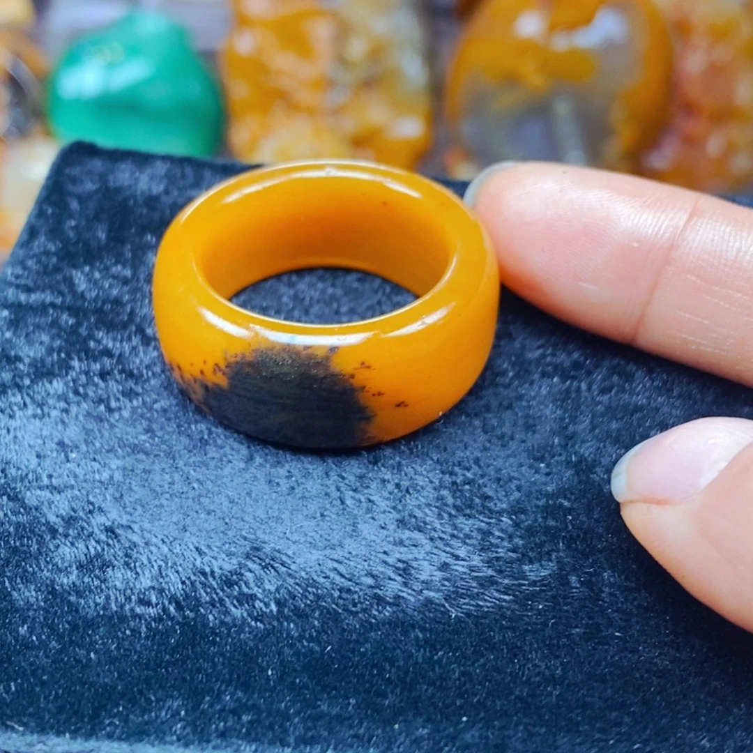 未镶嵌石英质玉（黄龙玉）吊坠(不含链)