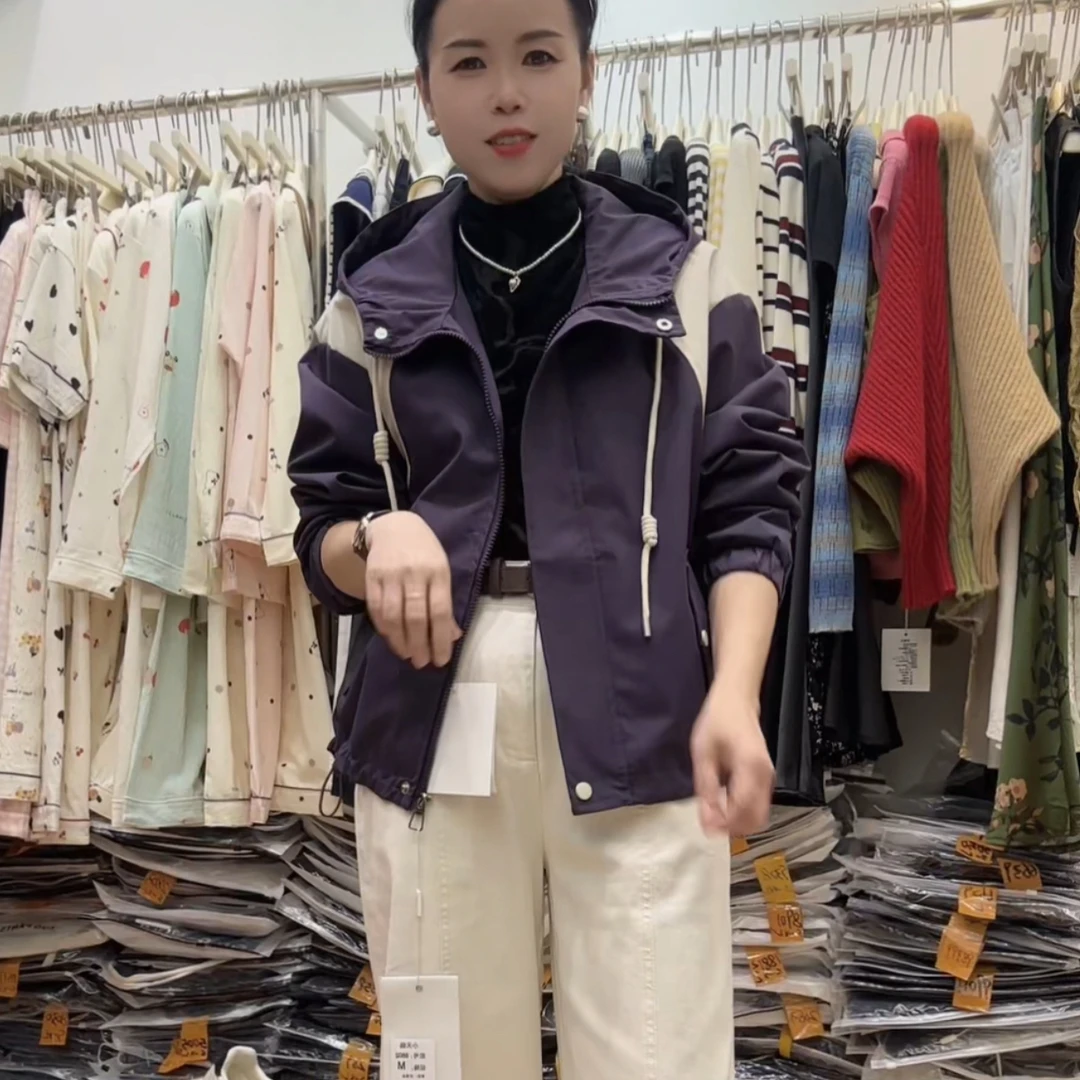 2025新款冲锋衣外套 女 秋短款带帽子设计感休闲百搭洋气