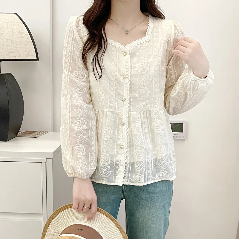 春季新款方领宽松气质长袖开衫上衣女绣花设计时尚法式玫瑰衬衫女