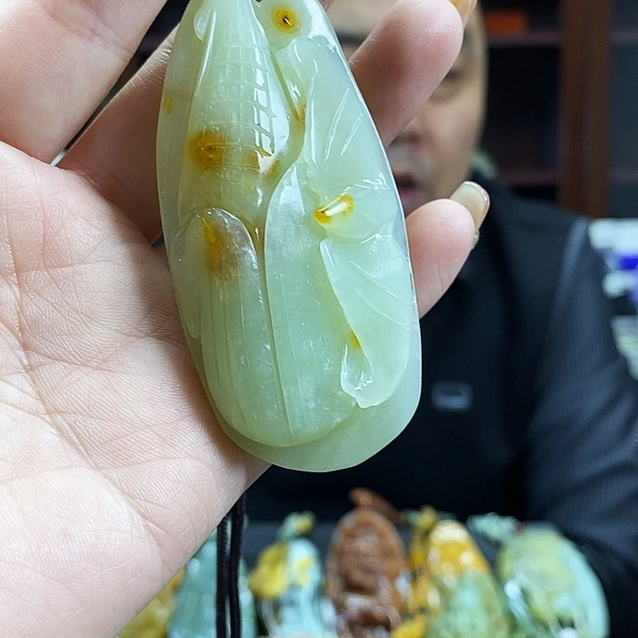 蛇纹石玉吊坠未镶嵌