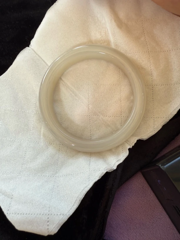 天然冰底藕粉色正圈精品和田玉高品质美物