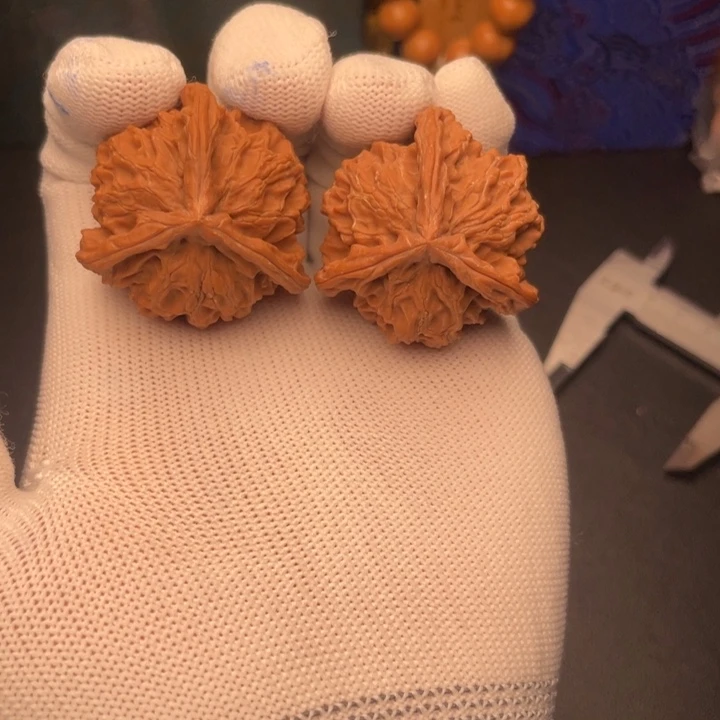 文玩核桃吊坠盘山