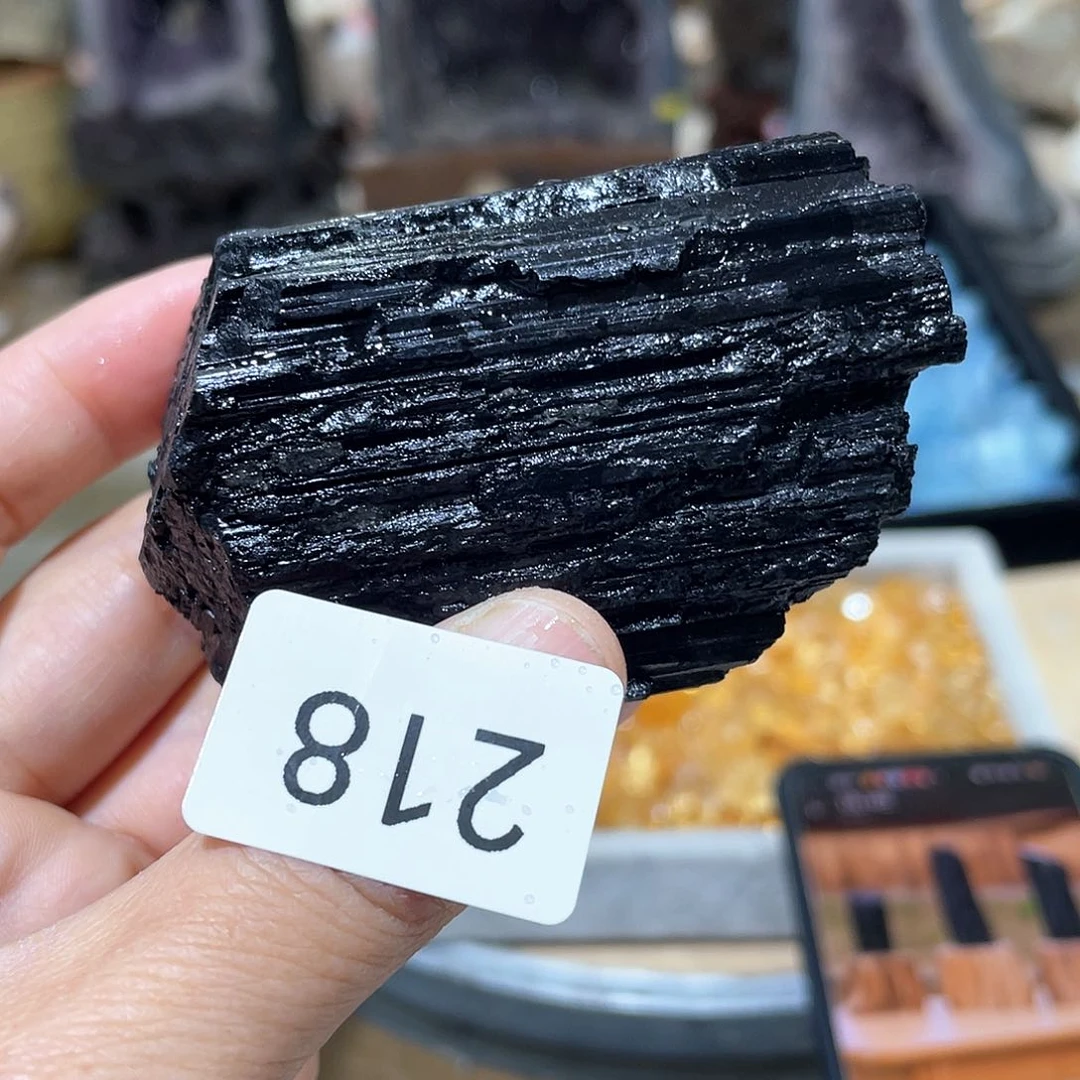 水晶摆件……未镶嵌