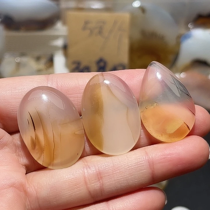 玛瑙/玉髓颈饰未镶嵌