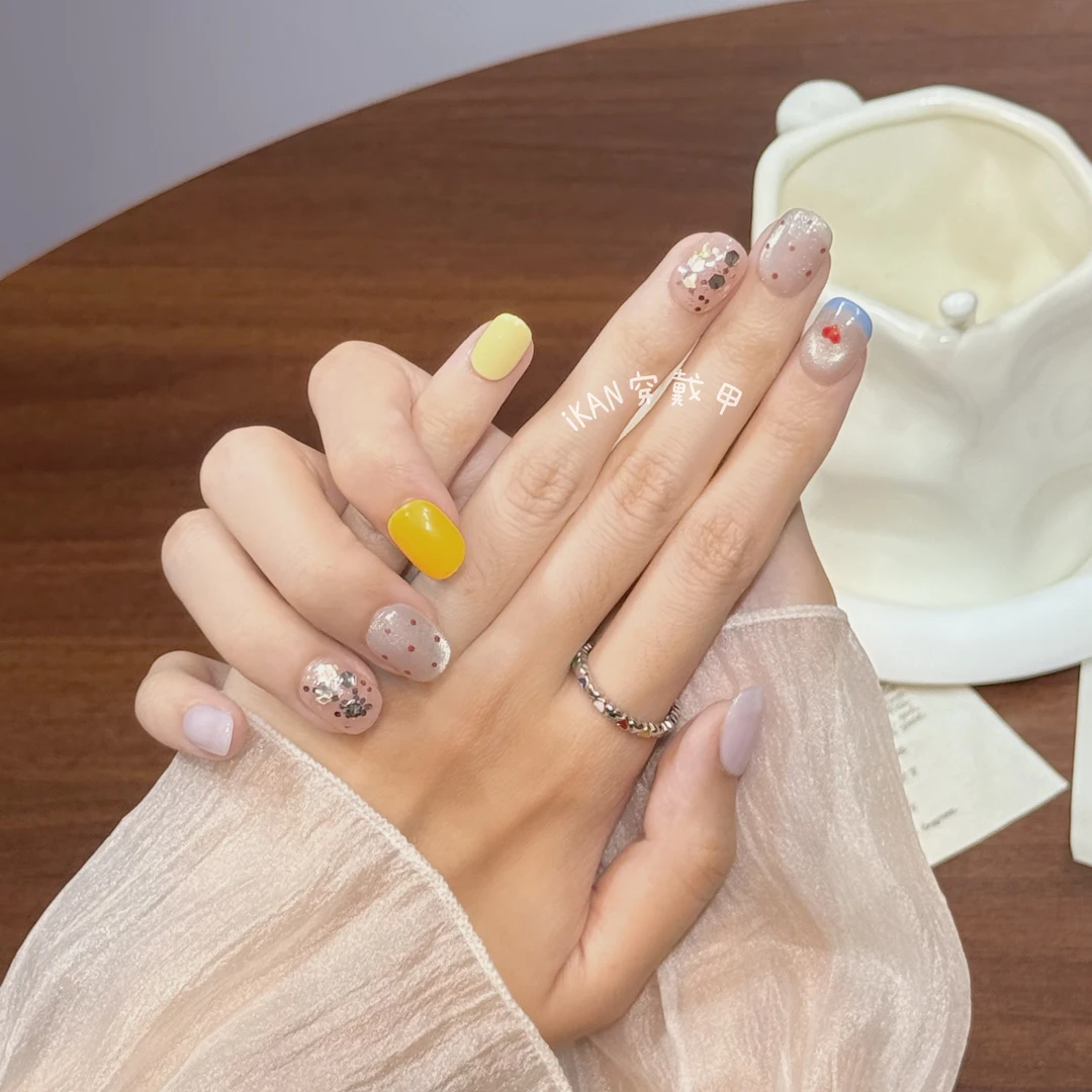 iKAN夏日多巴胺撞色波点童趣可爱显白短款手工穿戴甲114