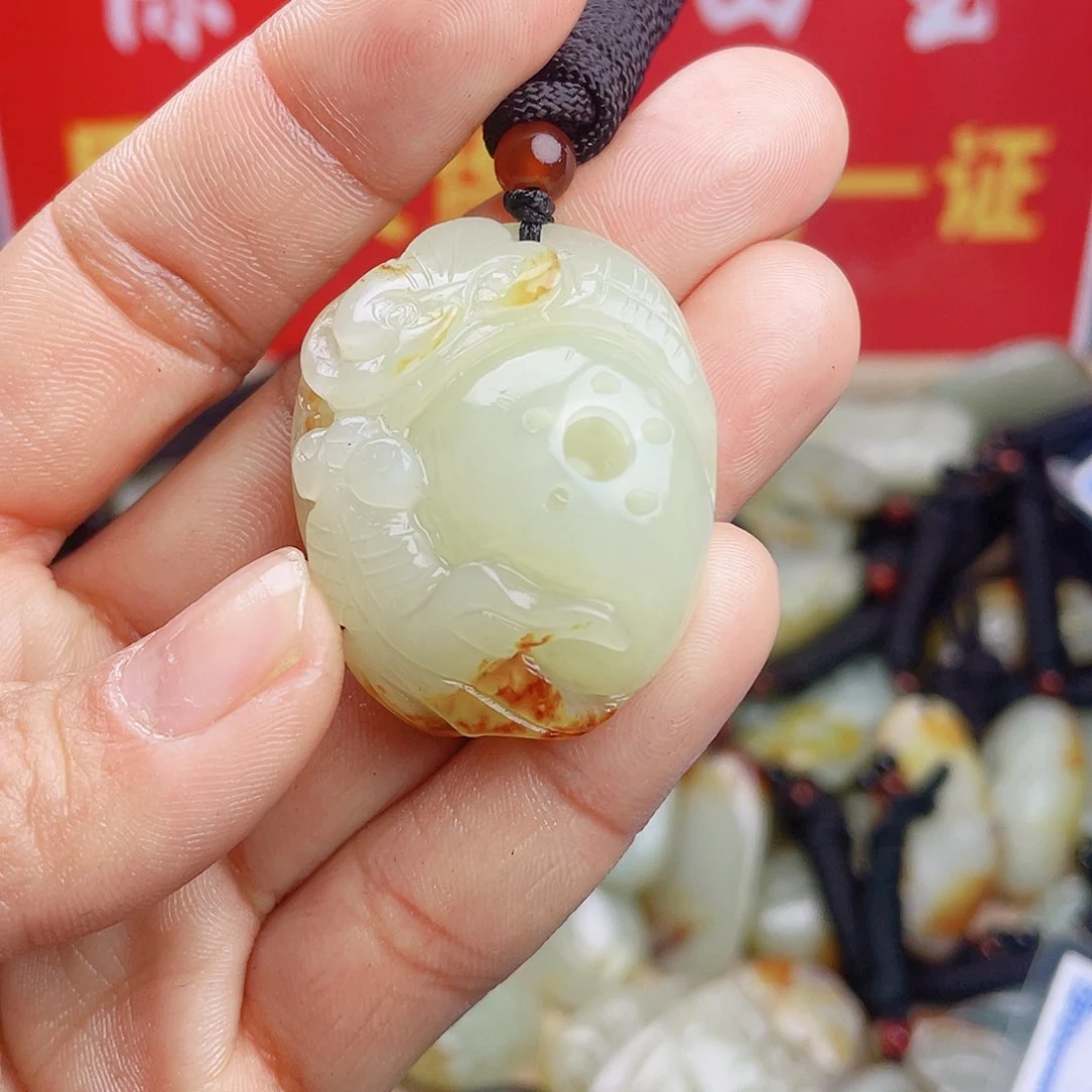 和田玉颈饰未镶嵌