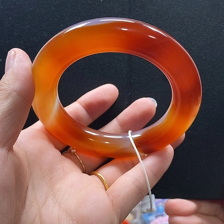 玛瑙/玉髓未镶嵌手镯57.9