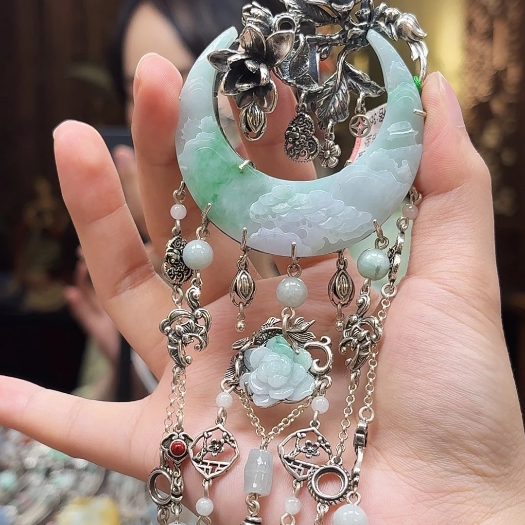 翡翠银S925镶嵌胸饰翡翠吊坠