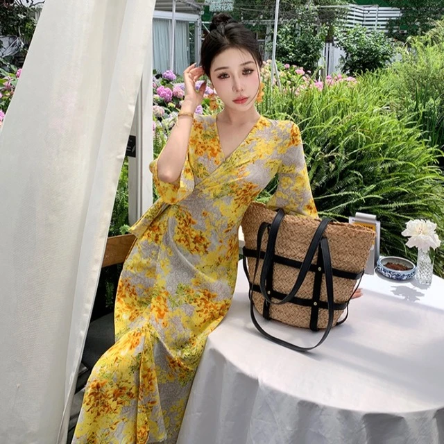 韩国chic夏季法式碎花v领收腰系带度假风旅游包臀鱼尾连衣裙女装