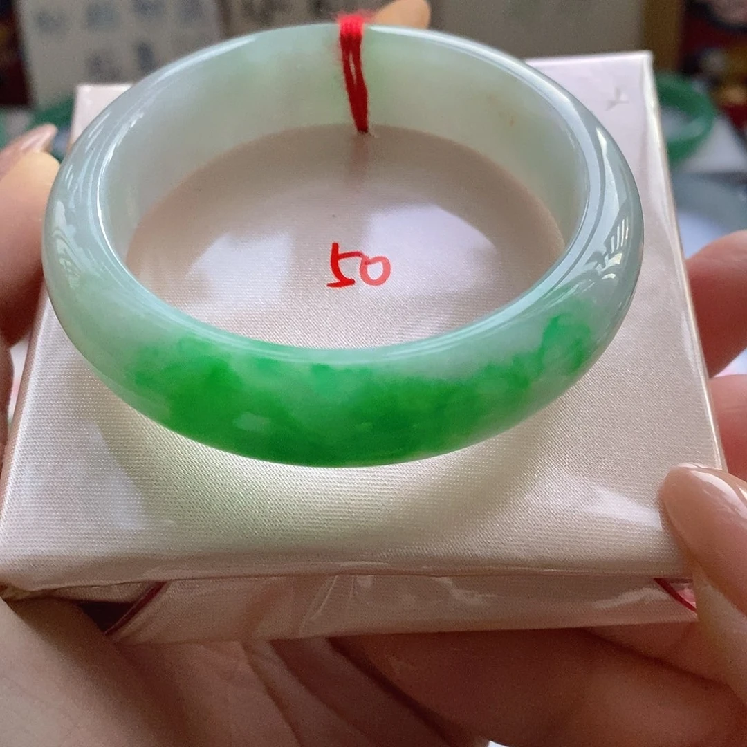 翡翠未镶嵌手镯4号