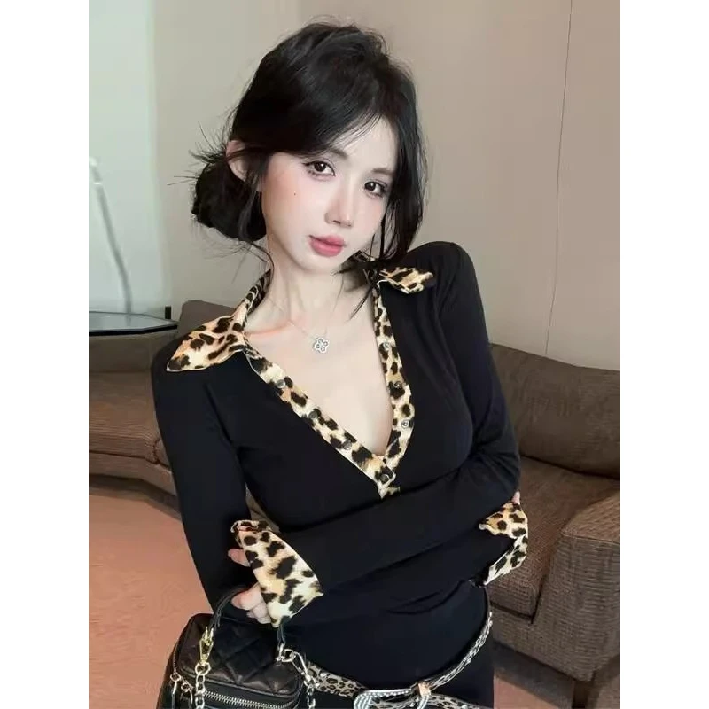 大码设计感豹纹拼接polo领深V长袖t恤女2025秋季修身显瘦打底上衣
