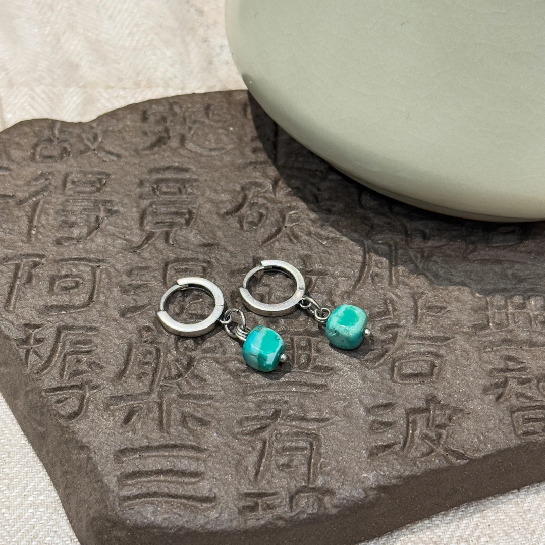 925银耳饰 <大头姐>E25624 绿色方块珠珠耳扣耳环