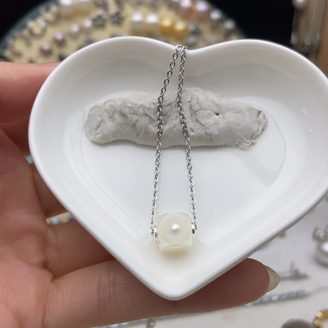 画框淡水珍珠钛钢福利淡水骰子吊坠