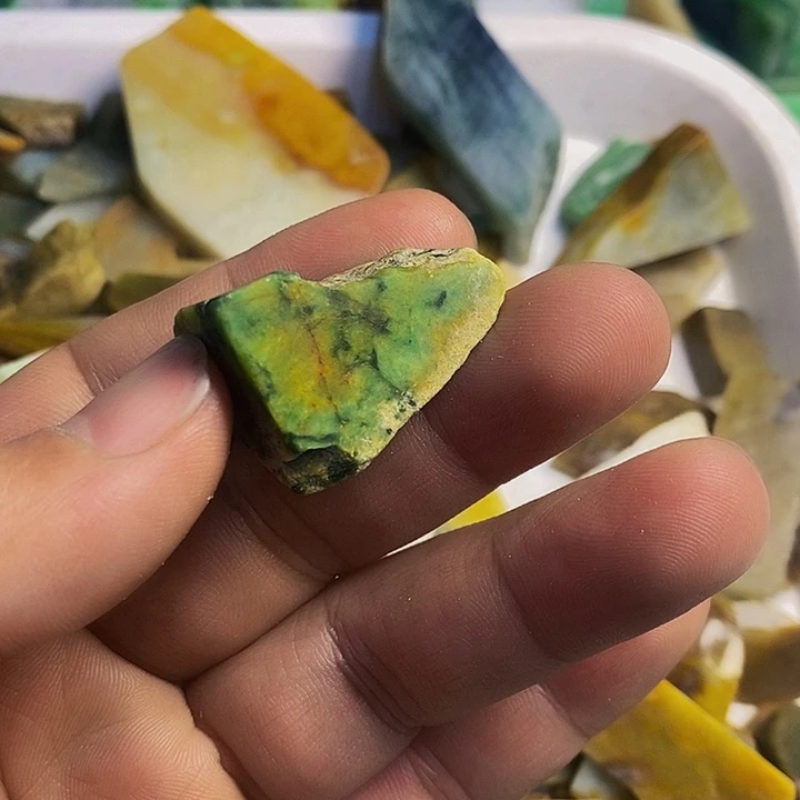 牛***牛翡翠散珠天然翡翠A货挂件