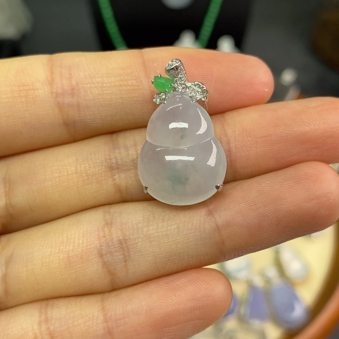 翡翠18K金镶嵌颈饰翡翠