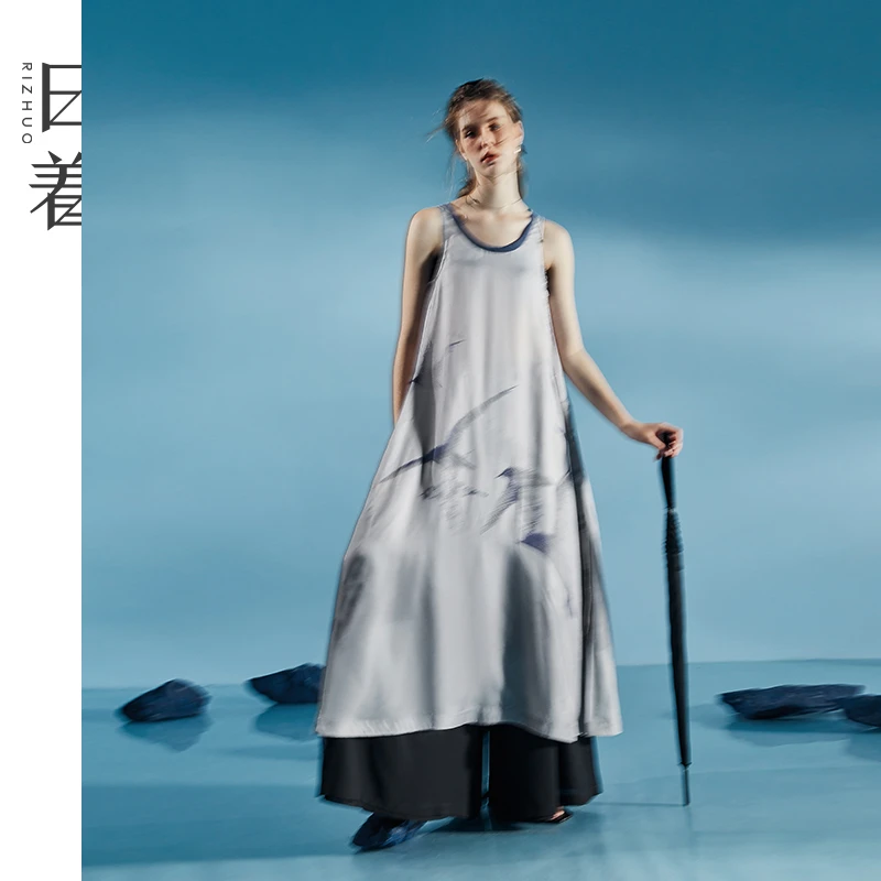 日着2025夏季新款吊带裙印花连衣裙复古宽松轻薄A字裙RB2523L4