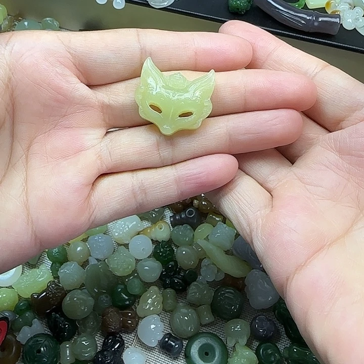 未镶嵌和田玉挂件