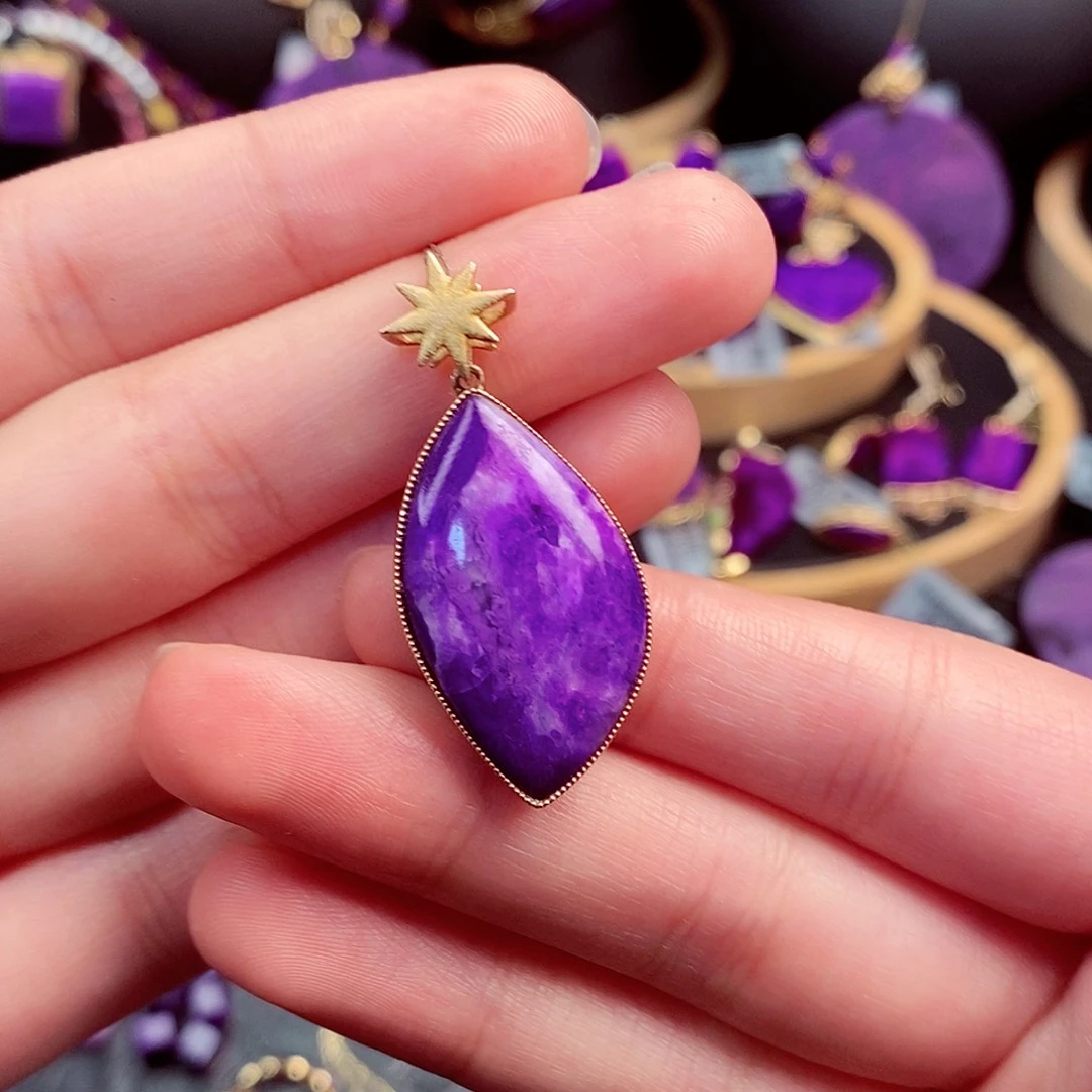 苏纪石（舒俱来）吊坠18K金镶嵌