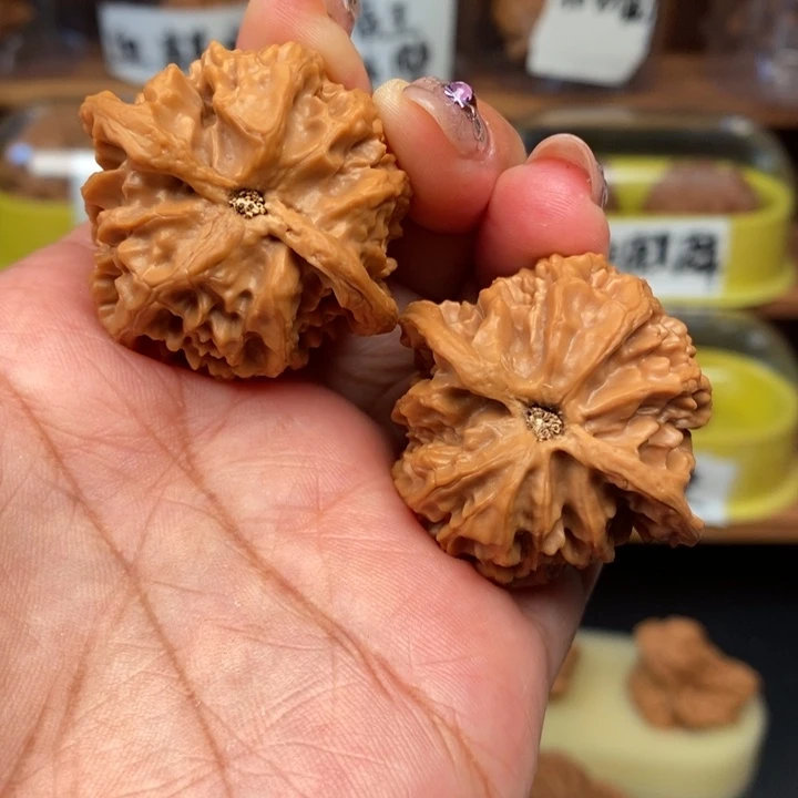 文玩核桃吊坠从***。39全品苹果园