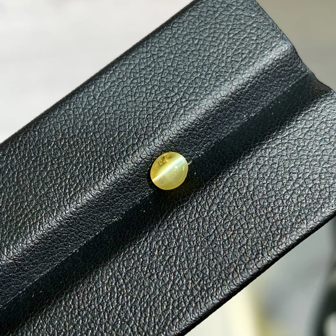 天然蛋面金绿裸石0.63克拉4.5*5mm