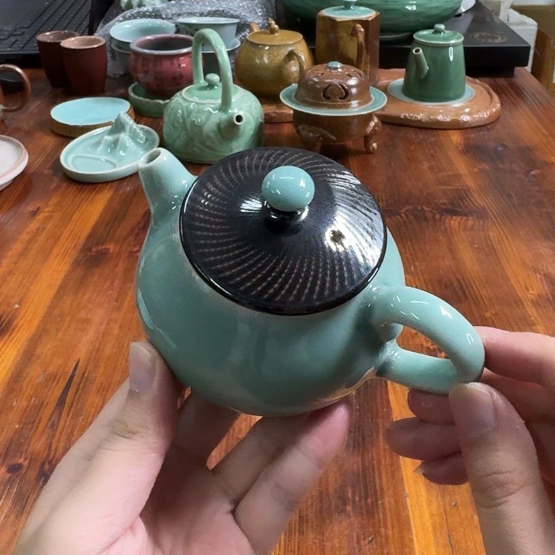 小仲龙泉青瓷微瑕8713