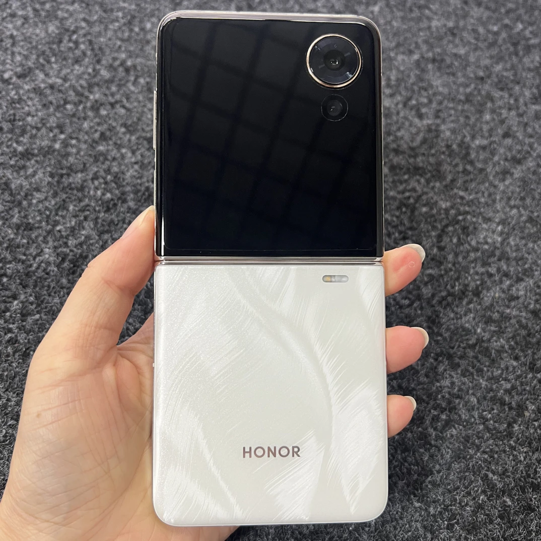9新 honor/荣耀 Magic V Flip  12+512g  再保：25.9.23原装无拆修