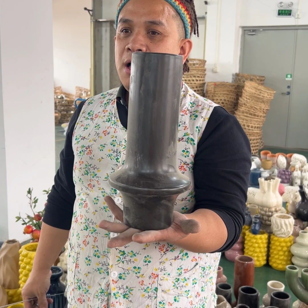 摆件30 号高中低温陶瓷瓶（部分微瑕）