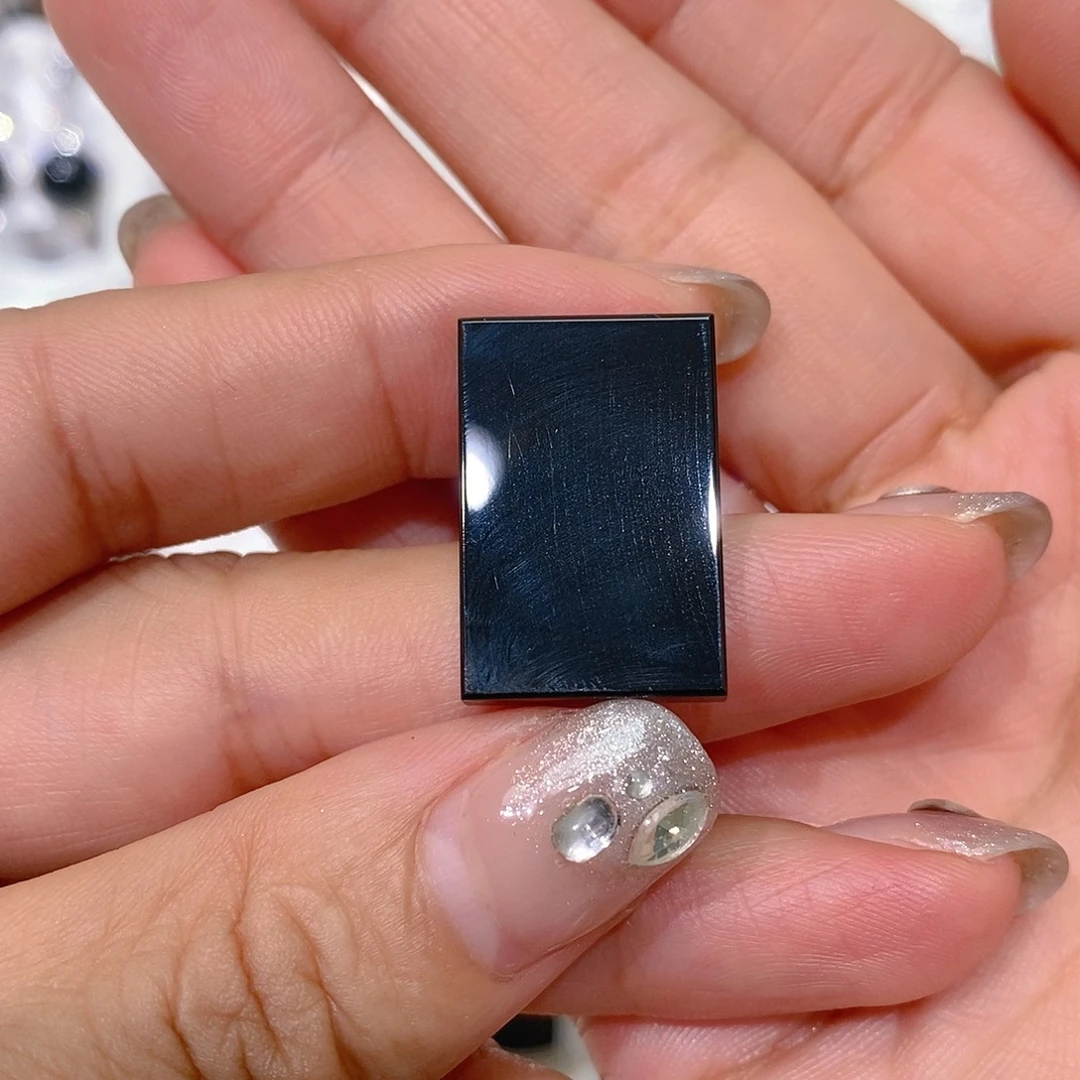 轩****翡翠未镶嵌颈饰裸石