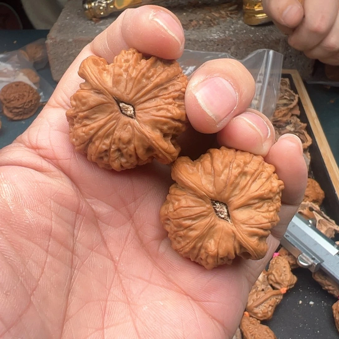 桃核把件那*秒38尺寸血麒麟