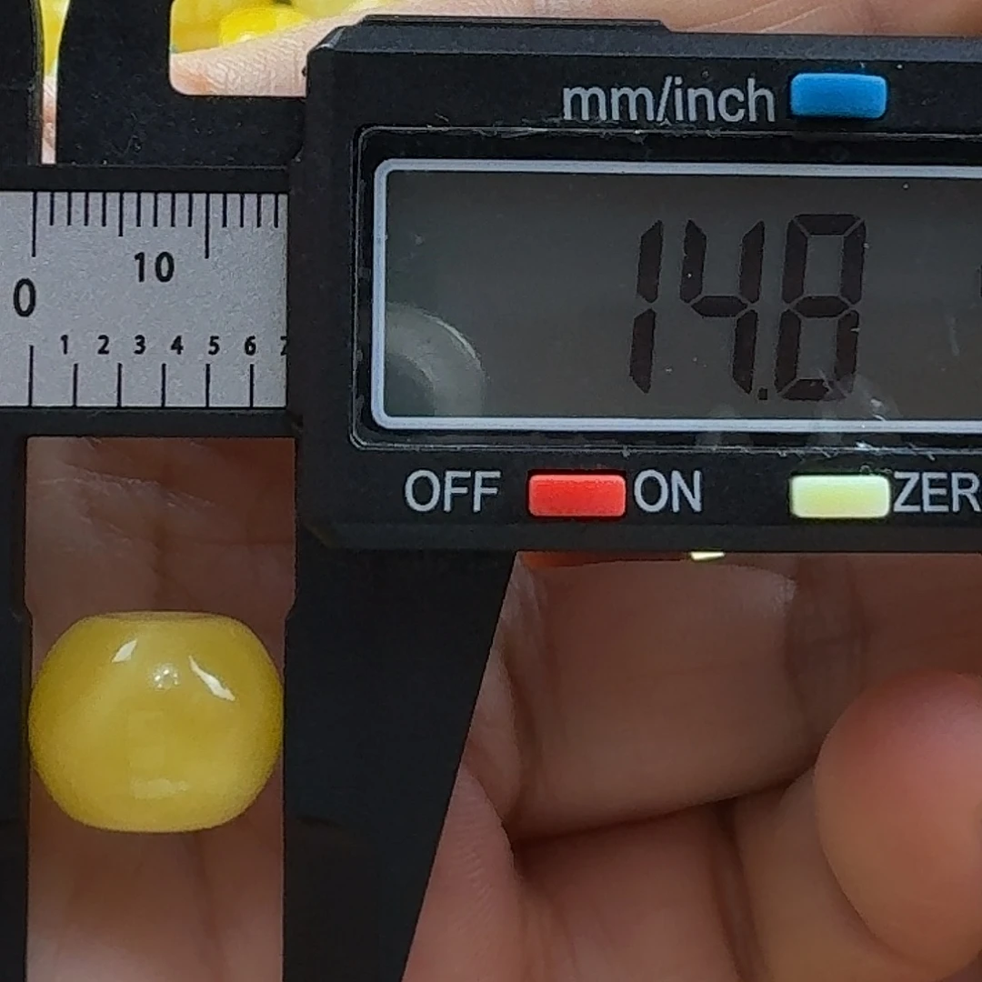 蜜蜡未镶嵌裸石30