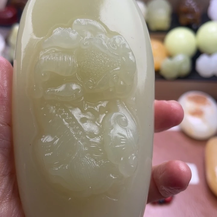 乾***轮石材天然古青石手把件