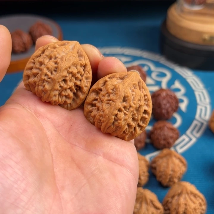 桃核吊坠沉****8纯野虎头鞋