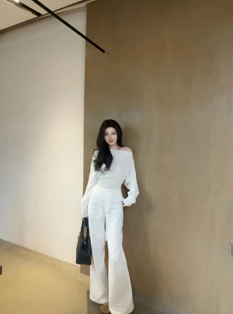 小满【梨形 天菜】高腰显瘦 软牛仔阔腿裤