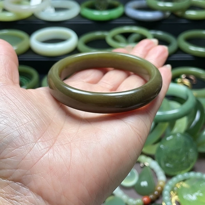 和田玉（糖玉）未镶嵌手镯