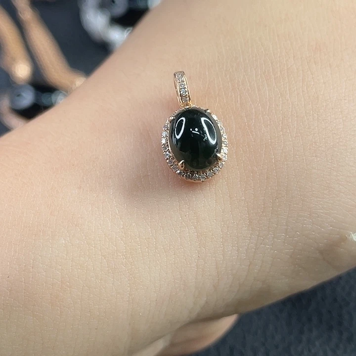 颈饰未镶嵌翡翠翡翠
