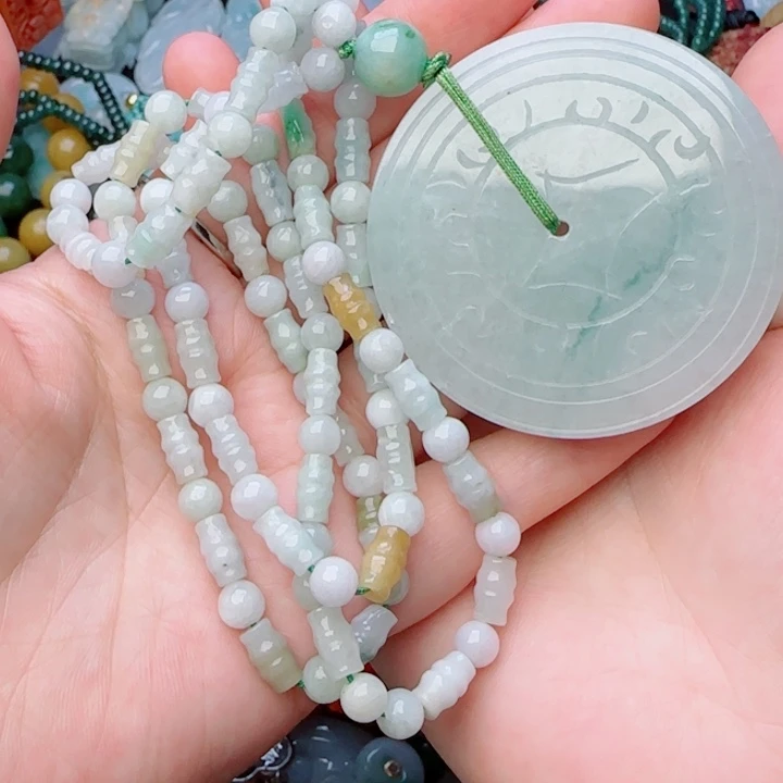 翡翠颈饰未镶嵌跳*人天然A货