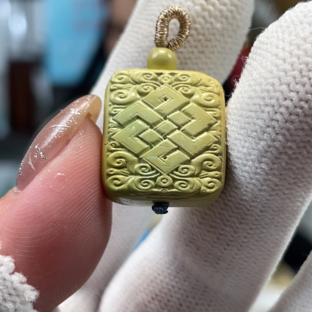 绿松石未镶嵌挂件