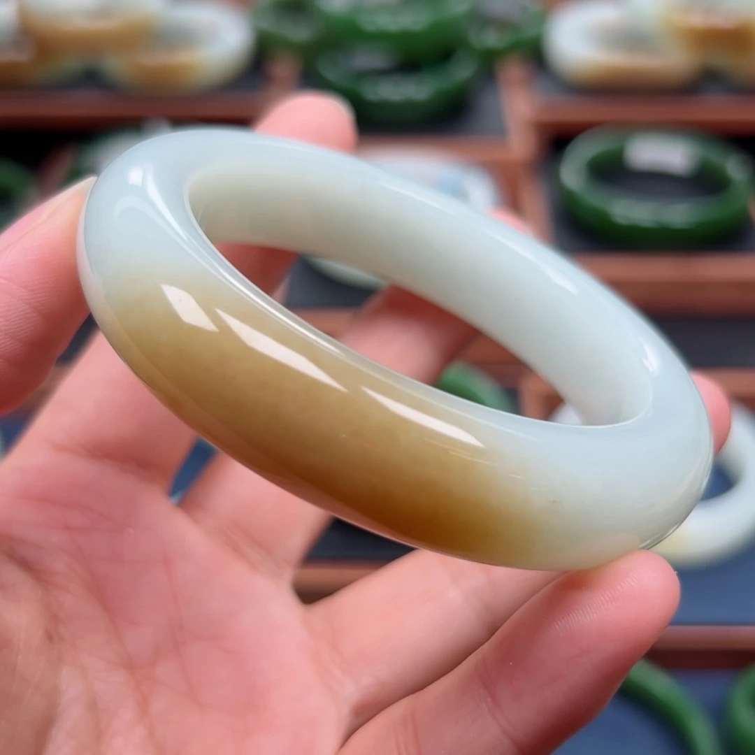 未镶嵌手镯和田玉（糖玉）