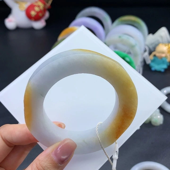 未镶嵌手镯定制翡翠依****꧂