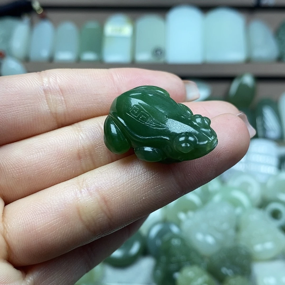 和田玉未镶嵌颈饰金钱蛙