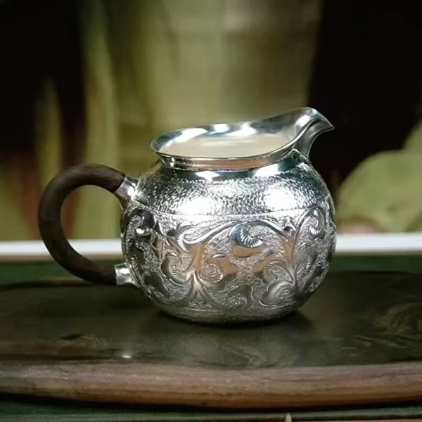 新品--手工缠枝莲公道银杯999
