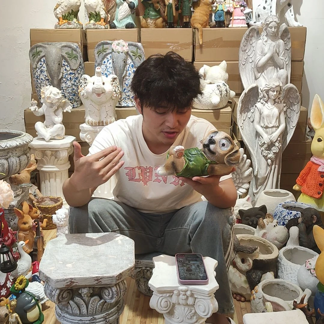 合成树脂太阳能躺狗