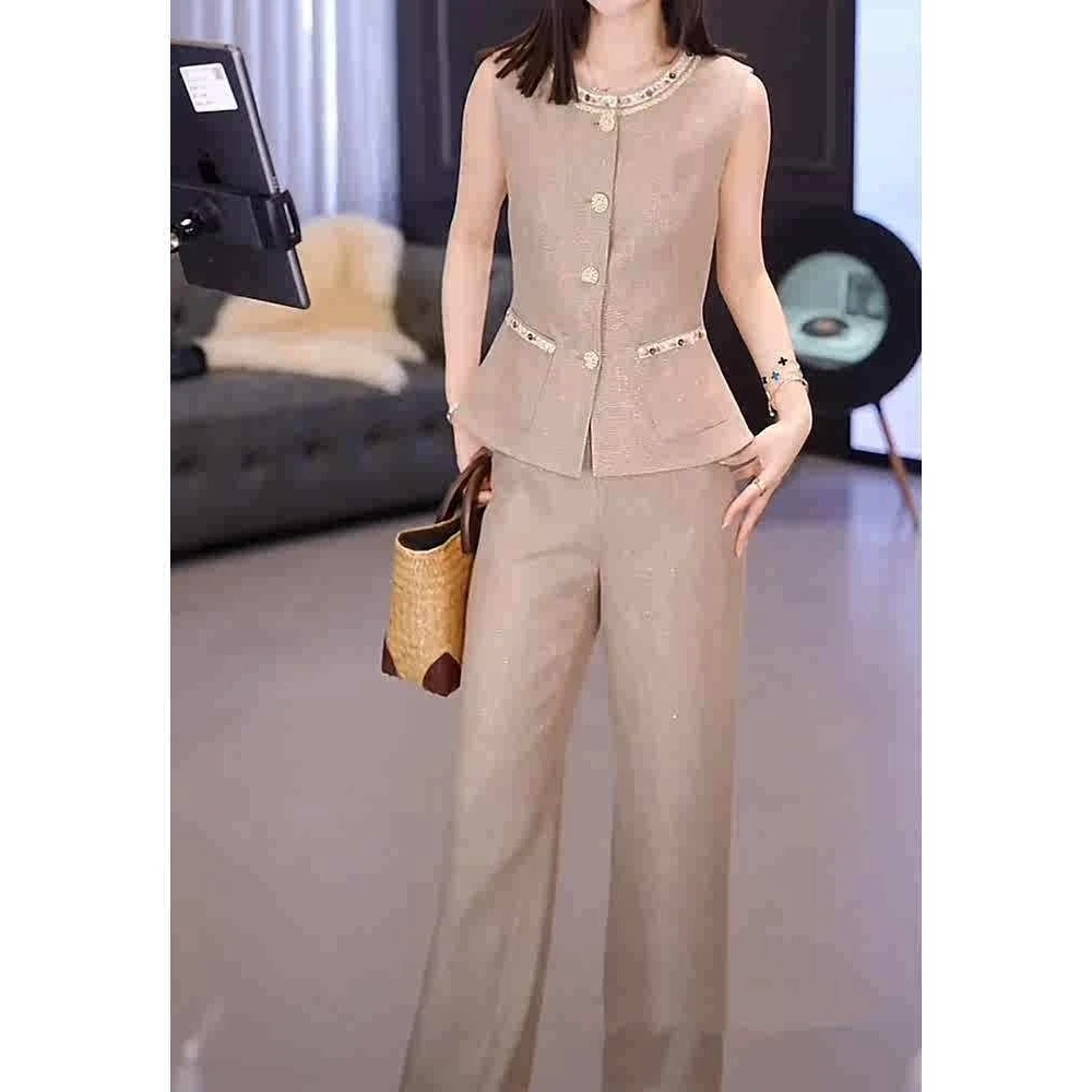 夏季穿搭一整套气质高级感时尚减龄小香风卡其色亚麻马甲裤子套装