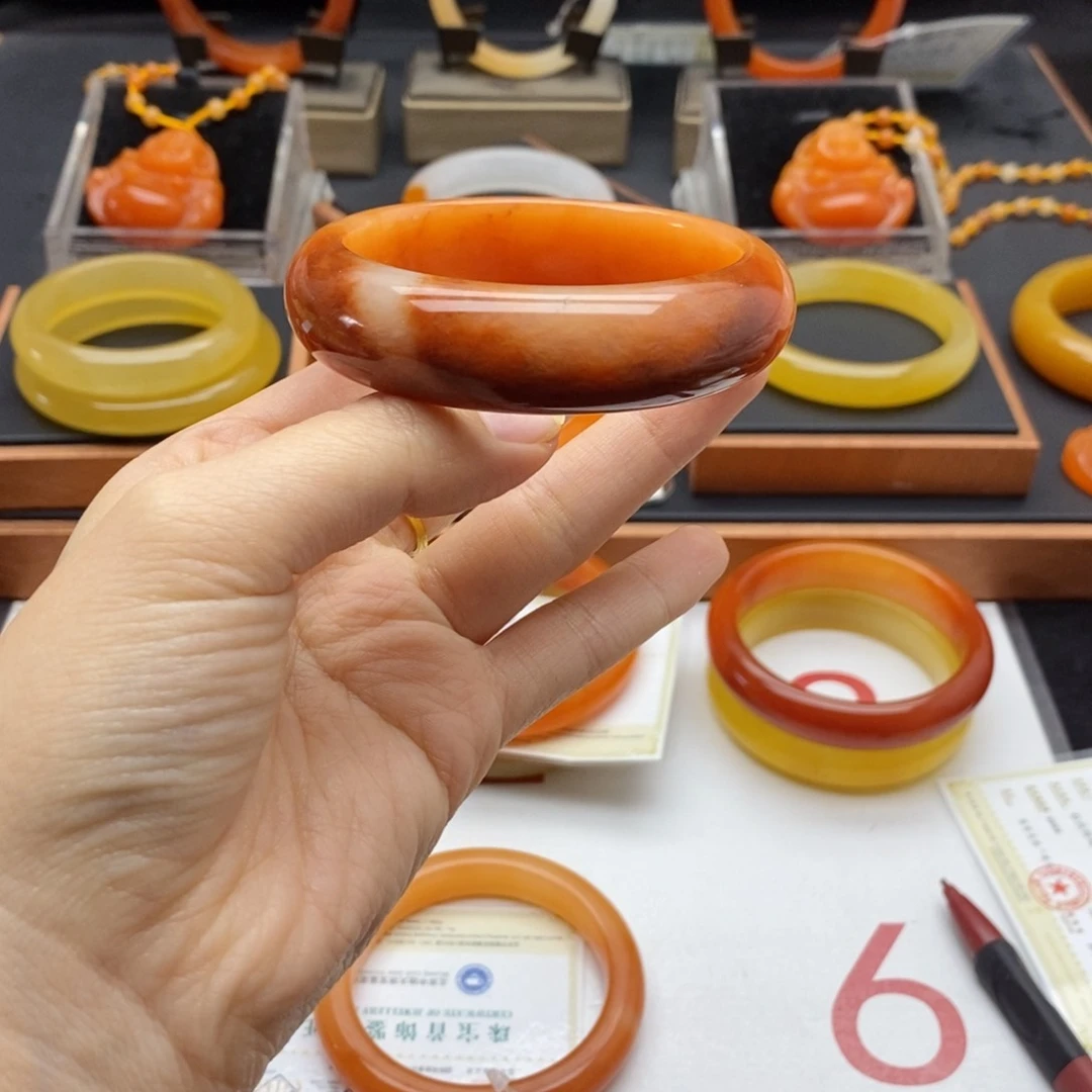 石英质玉（黄龙玉）手镯未镶嵌56微瑕