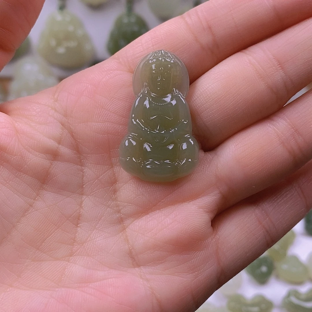 兰***花和田玉未镶嵌颈饰