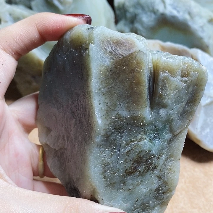 未镶嵌和田玉（糖玉）珠宝半成品